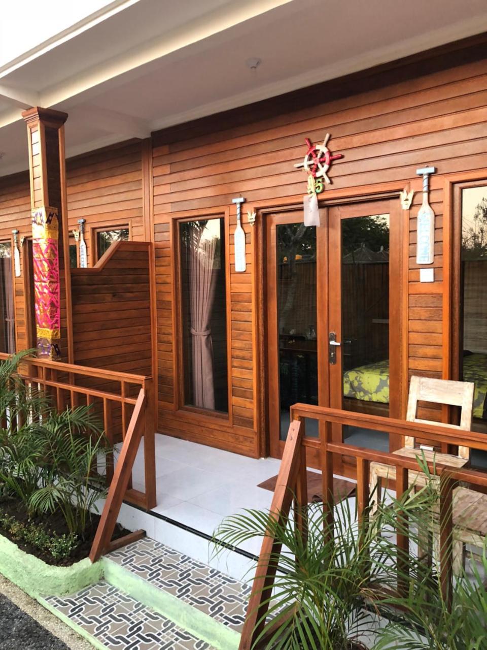 Auora Guest House Lembongan Exterior photo